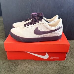 Nike Astrograbber Low-Top Sneakers